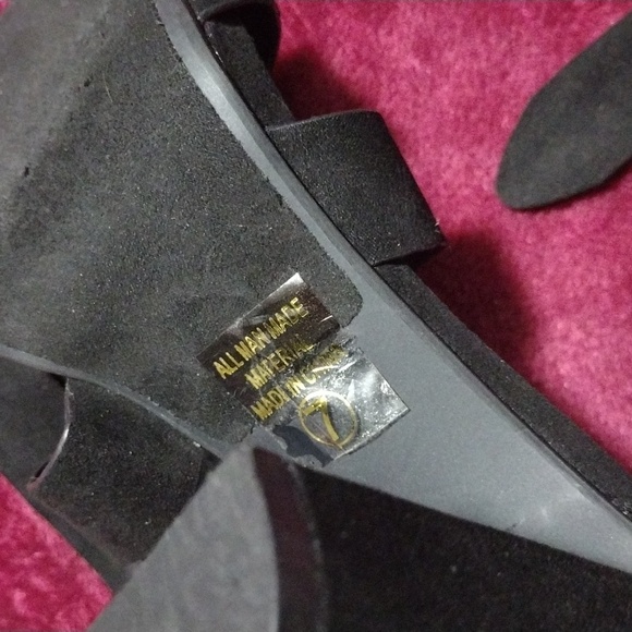 Elegant Black Women's Heels - Picture 3 of 7